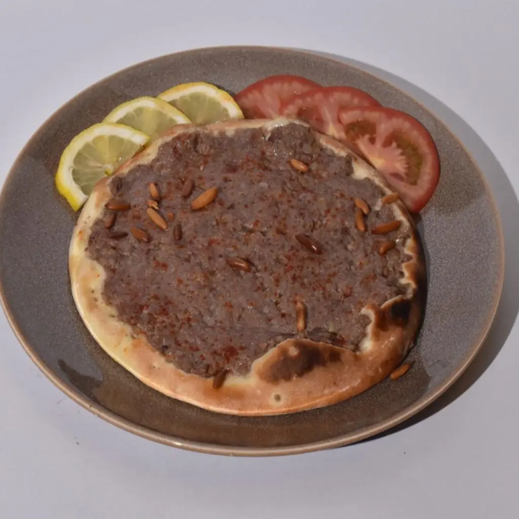 لحم بالعجين